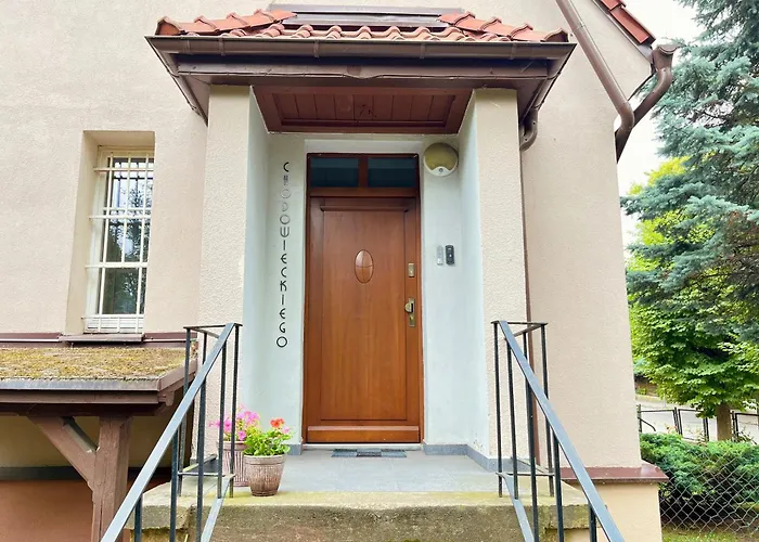 Chodowieckiego Goscinne בית אירוח *